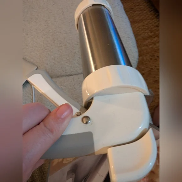 LIKE NEW Williams Sonoma Cookie and Pastry Press - Picture 8 of 11